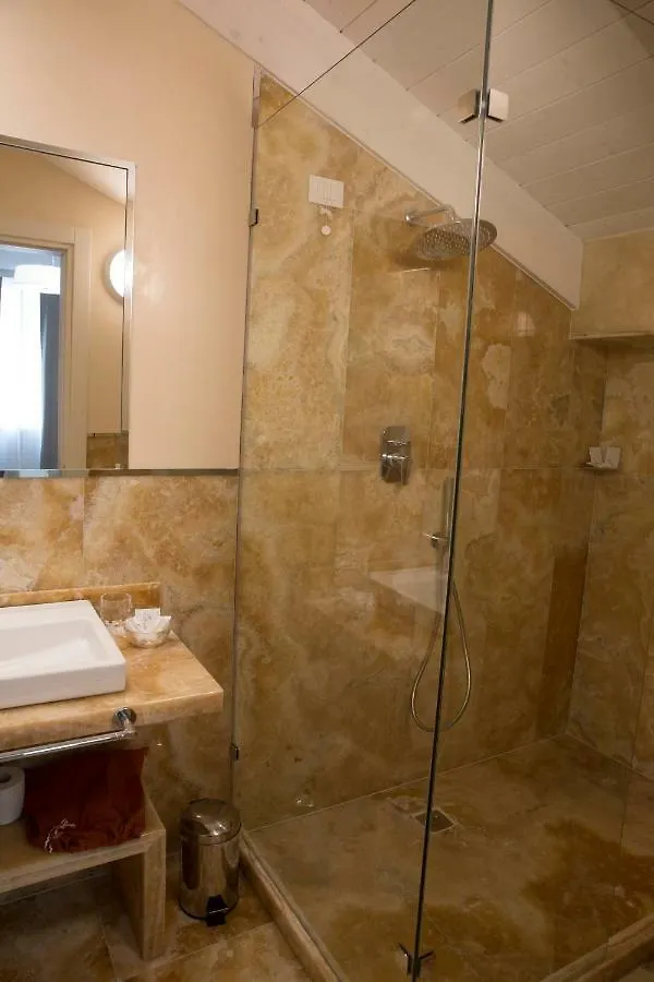 Boutique Hotel Enia 프라토 3*,